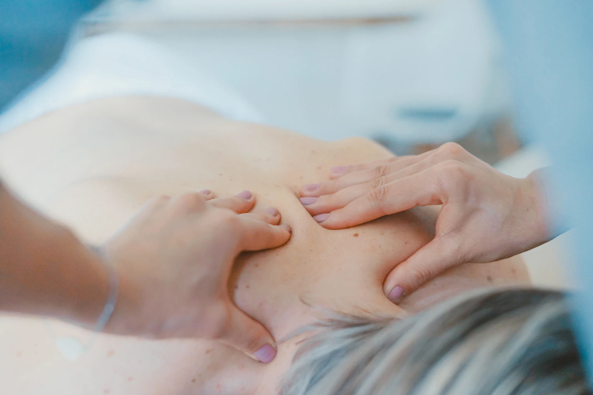 Body-SDS therapist providing treatment to a patient