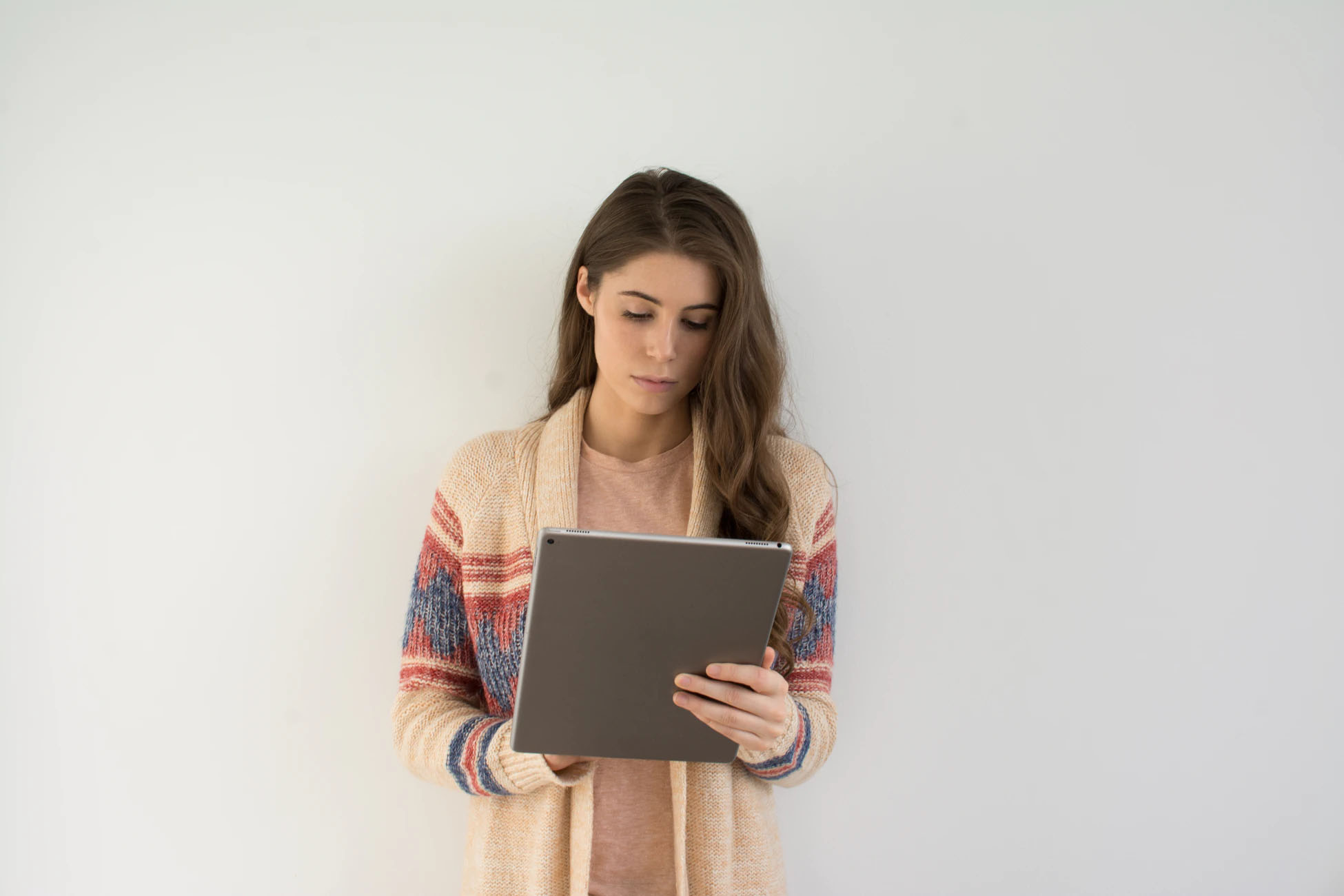 Image of a Psychotherapist holding and reading her notes